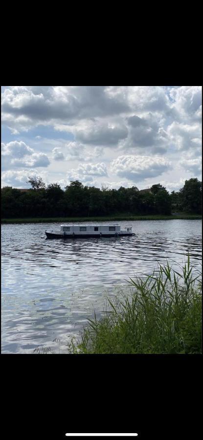 Zouw Hausboat Zakotven -Pouze Ubytovani Roudnice nad Labem Buitenkant foto