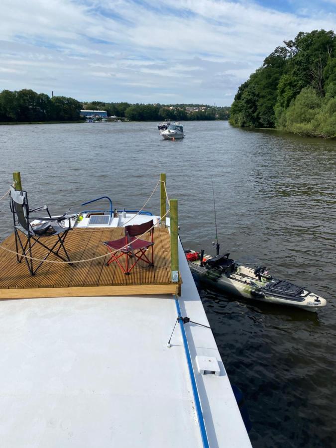 Zouw Hausboat Zakotven -Pouze Ubytovani Roudnice nad Labem Buitenkant foto
