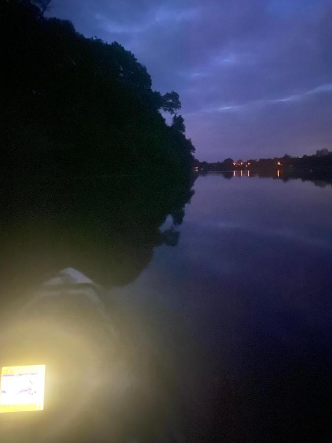 Zouw Hausboat Zakotven -Pouze Ubytovani Roudnice nad Labem Buitenkant foto