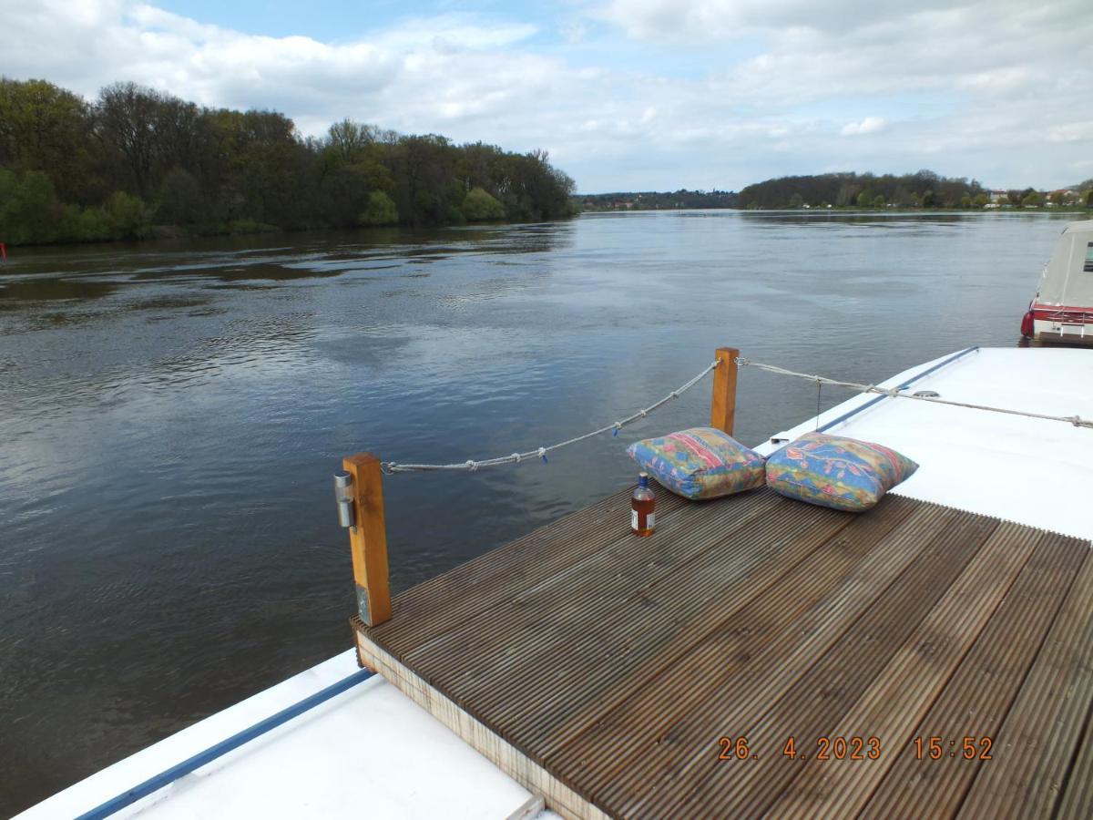 Zouw Hausboat Zakotven -Pouze Ubytovani Roudnice nad Labem Buitenkant foto