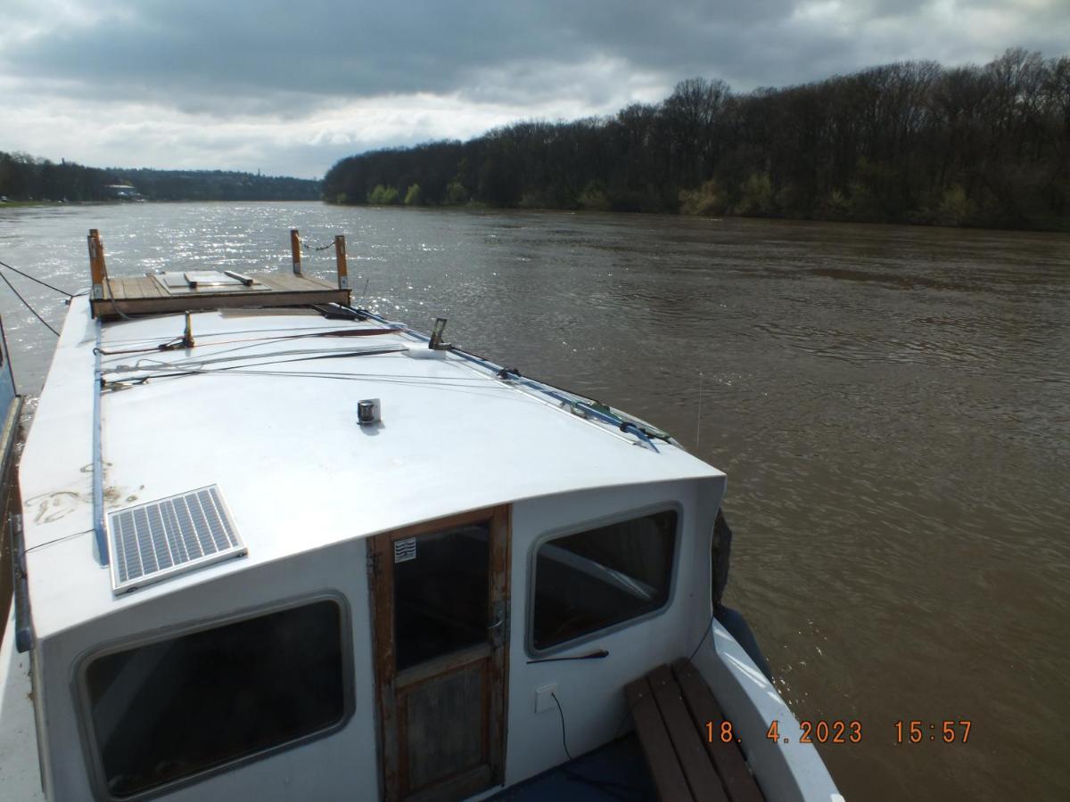 Zouw Hausboat Zakotven -Pouze Ubytovani Roudnice nad Labem Buitenkant foto