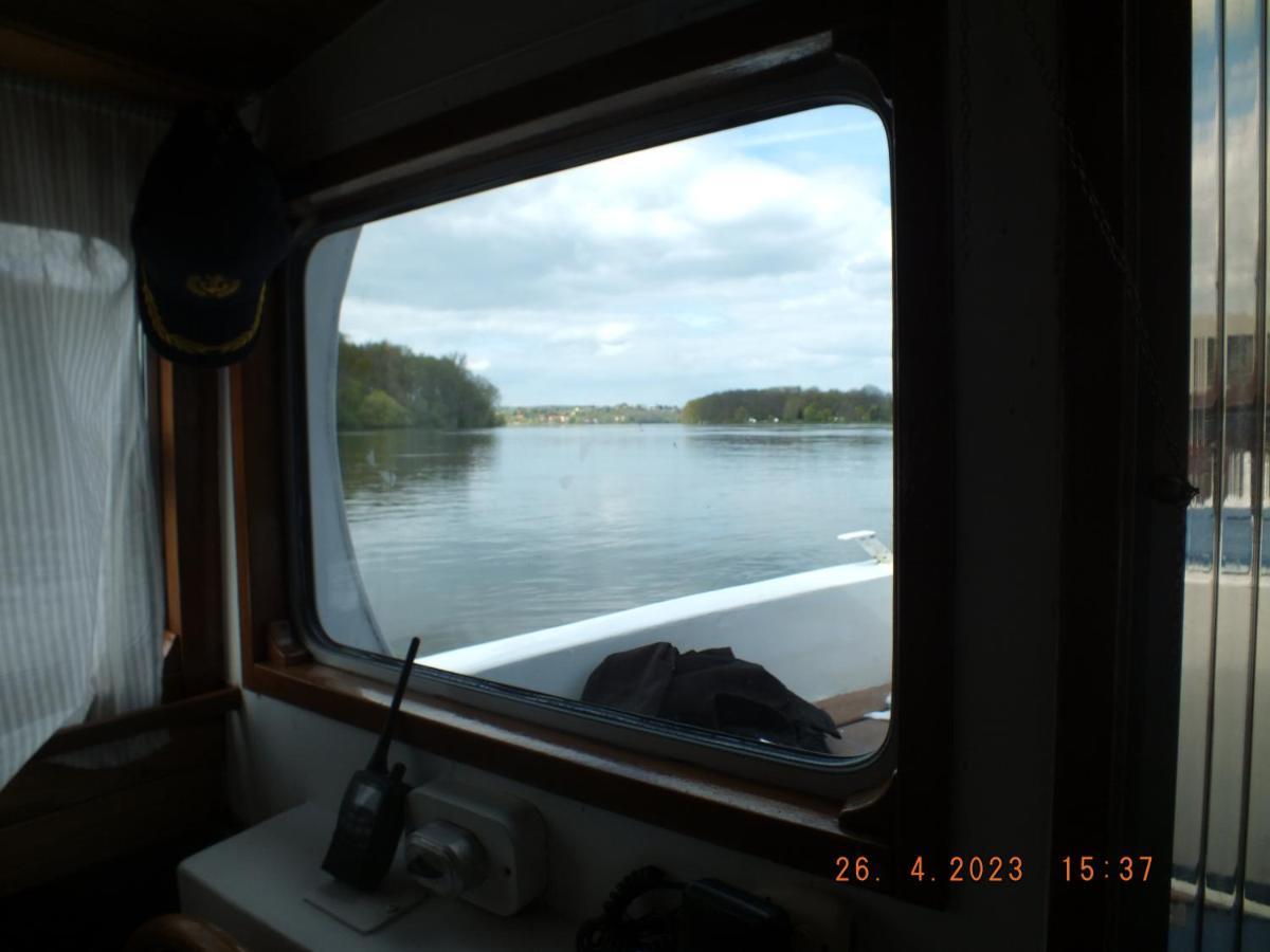 Zouw Hausboat Zakotven -Pouze Ubytovani Roudnice nad Labem Buitenkant foto