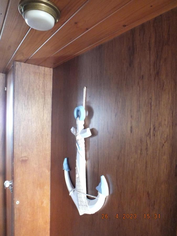 Zouw Hausboat Zakotven -Pouze Ubytovani Roudnice nad Labem Buitenkant foto