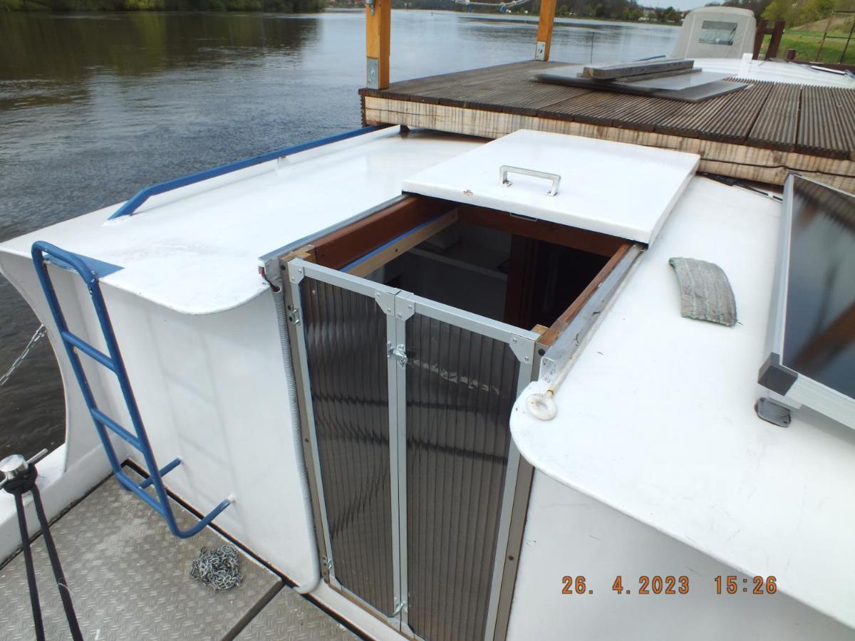 Zouw Hausboat Zakotven -Pouze Ubytovani Roudnice nad Labem Buitenkant foto