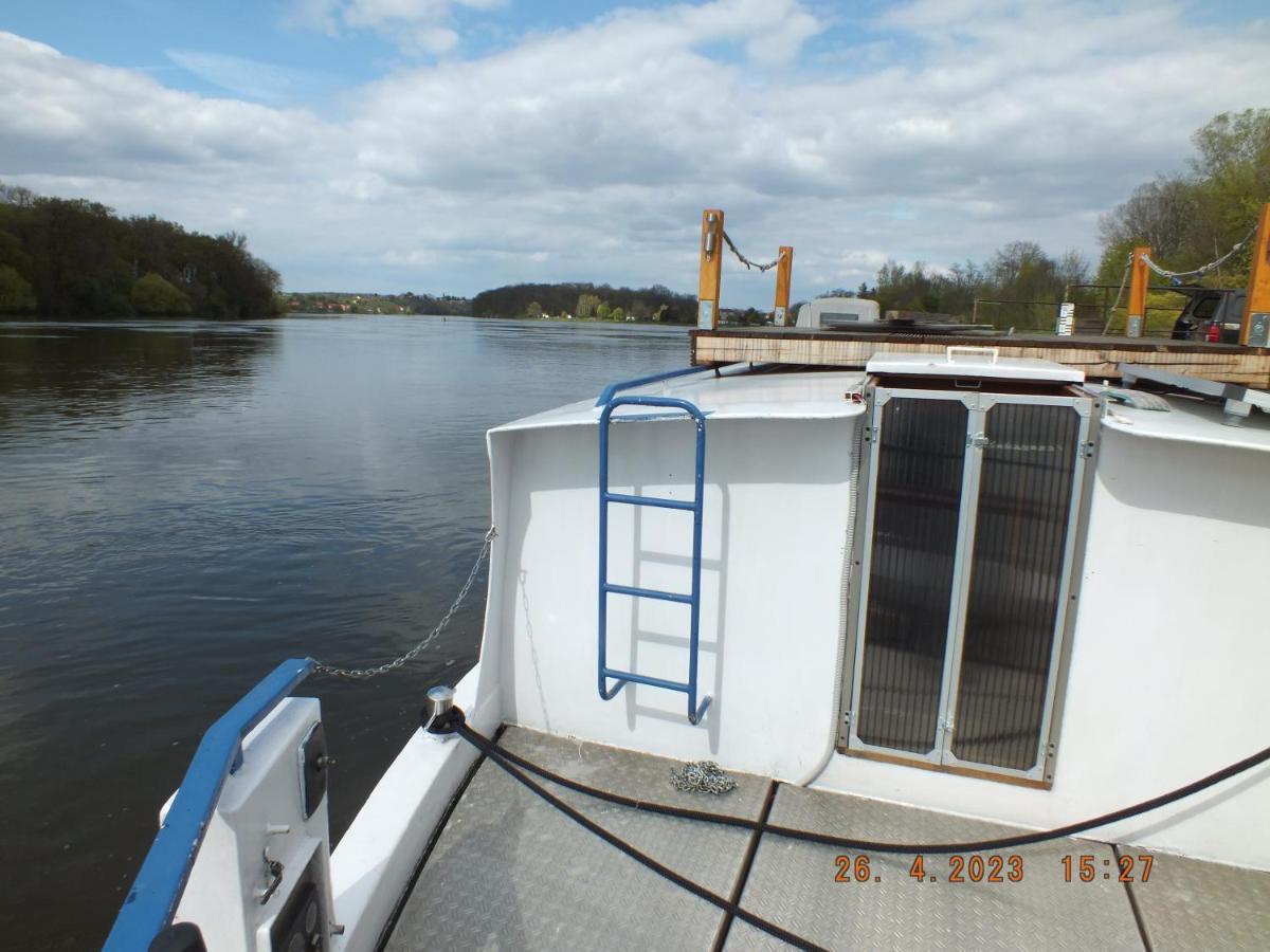 Zouw Hausboat Zakotven -Pouze Ubytovani Roudnice nad Labem Buitenkant foto
