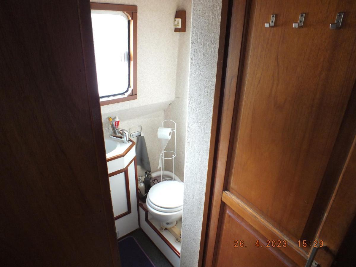 Zouw Hausboat Zakotven -Pouze Ubytovani Roudnice nad Labem Buitenkant foto