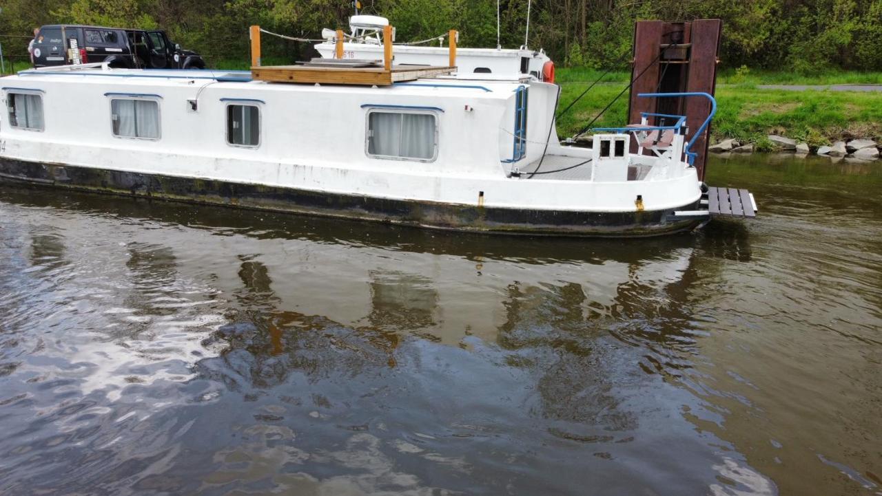 Zouw Hausboat Zakotven -Pouze Ubytovani Roudnice nad Labem Buitenkant foto