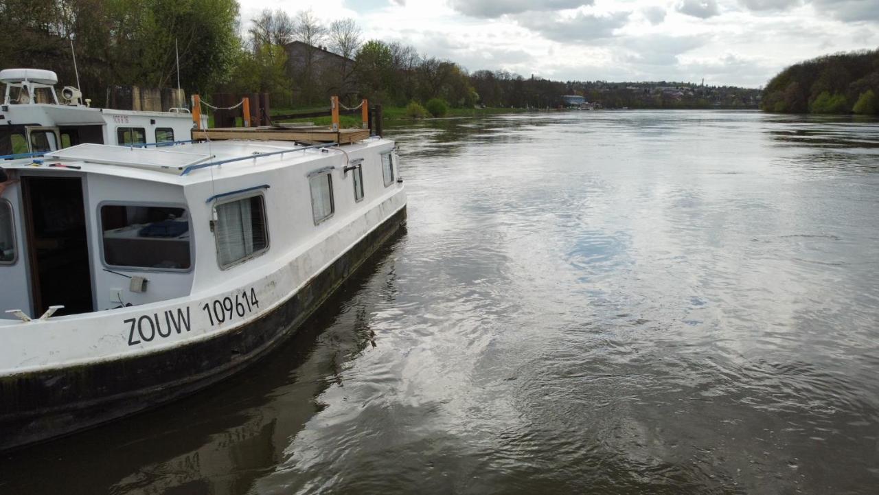 Zouw Hausboat Zakotven -Pouze Ubytovani Roudnice nad Labem Buitenkant foto