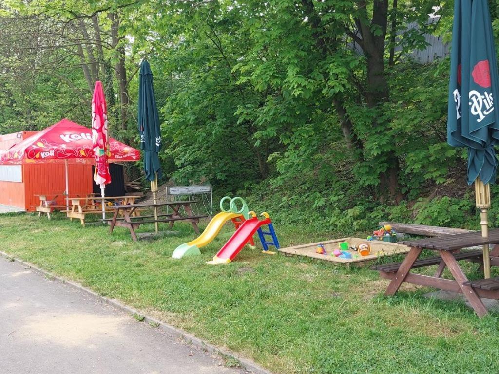 Zouw Hausboat Zakotven -Pouze Ubytovani Roudnice nad Labem Buitenkant foto
