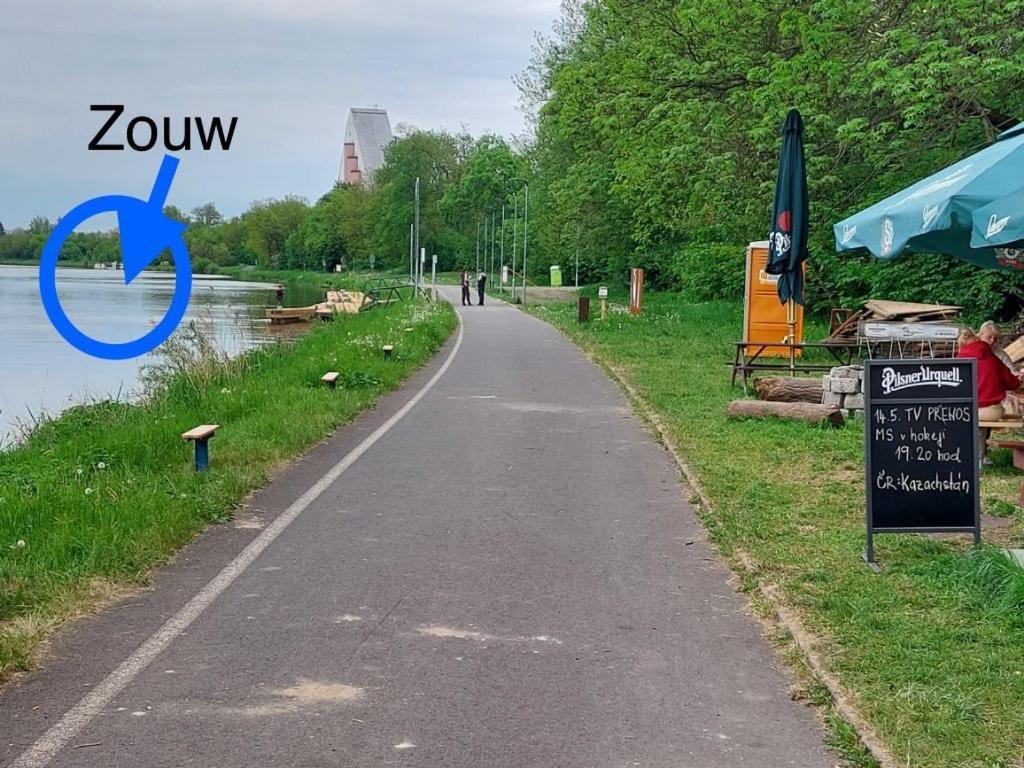Zouw Hausboat Zakotven -Pouze Ubytovani Roudnice nad Labem Buitenkant foto